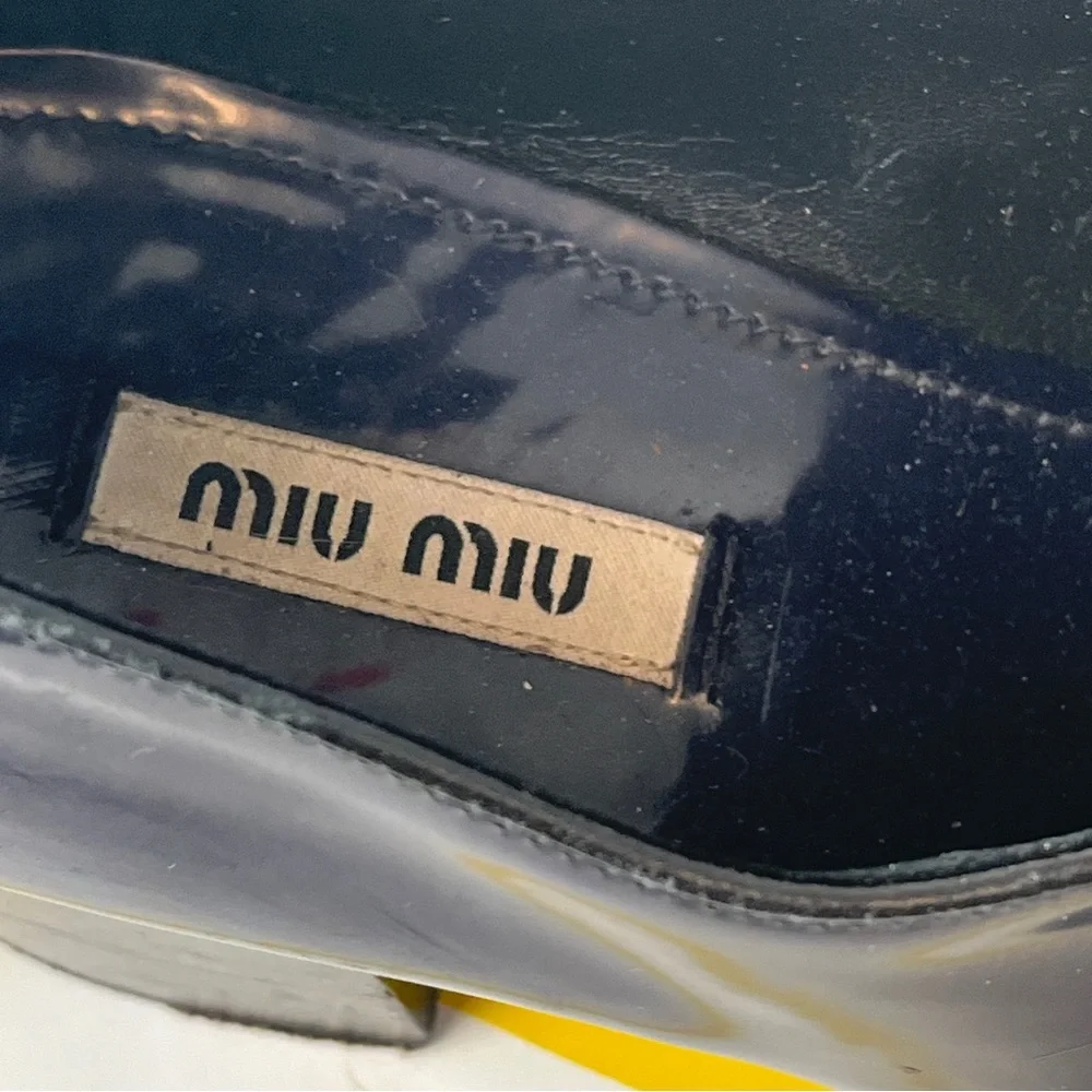 Sz. 10 Miu Miu Navy Loafers with Fringe Detail - Picture 2 of 15